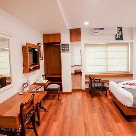 Mpsroyalsuites Perintalmanna Luaran gambar