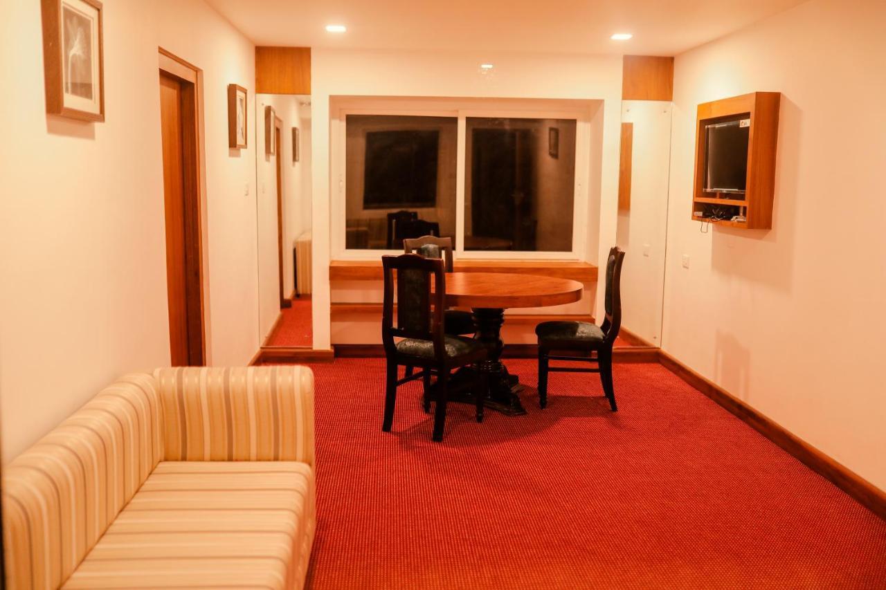 Mpsroyalsuites Perintalmanna Luaran gambar