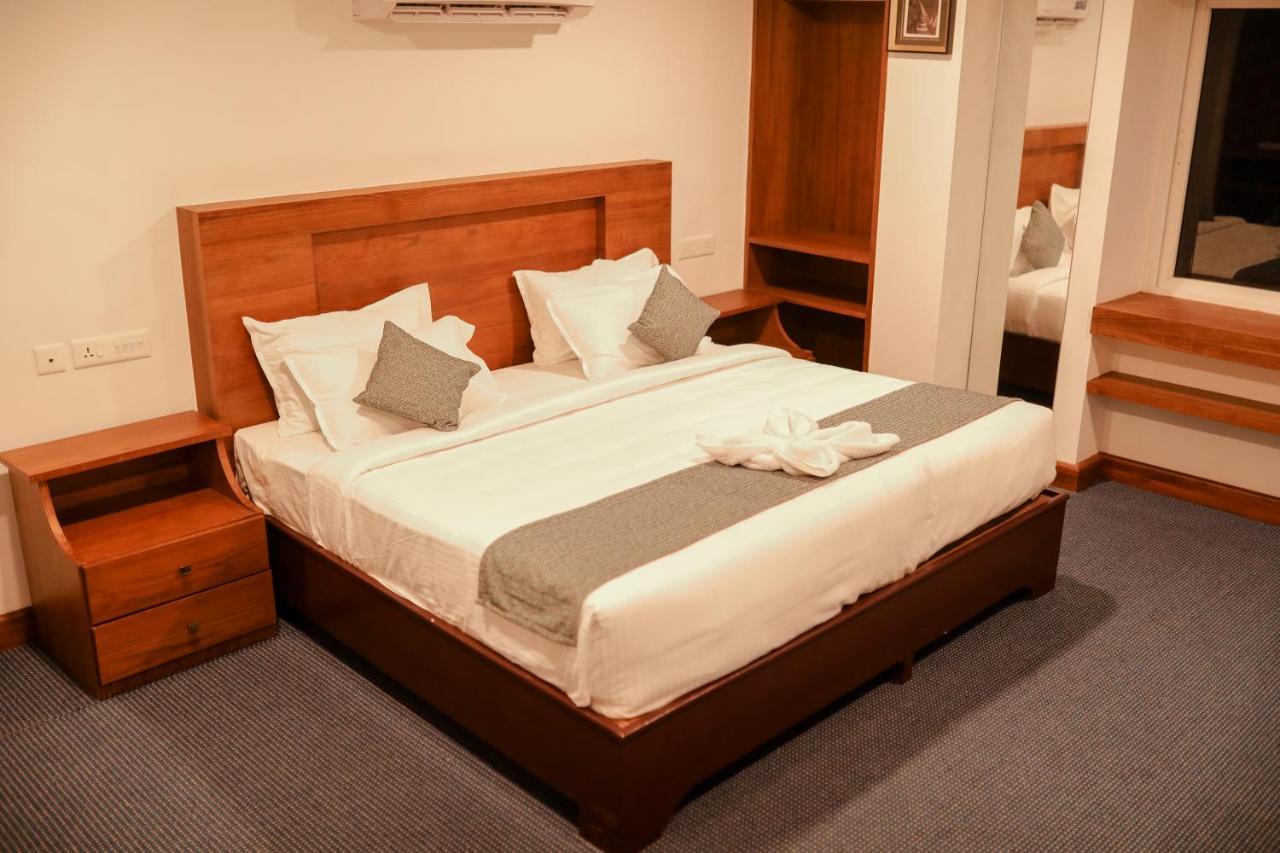 Mpsroyalsuites Perintalmanna Luaran gambar