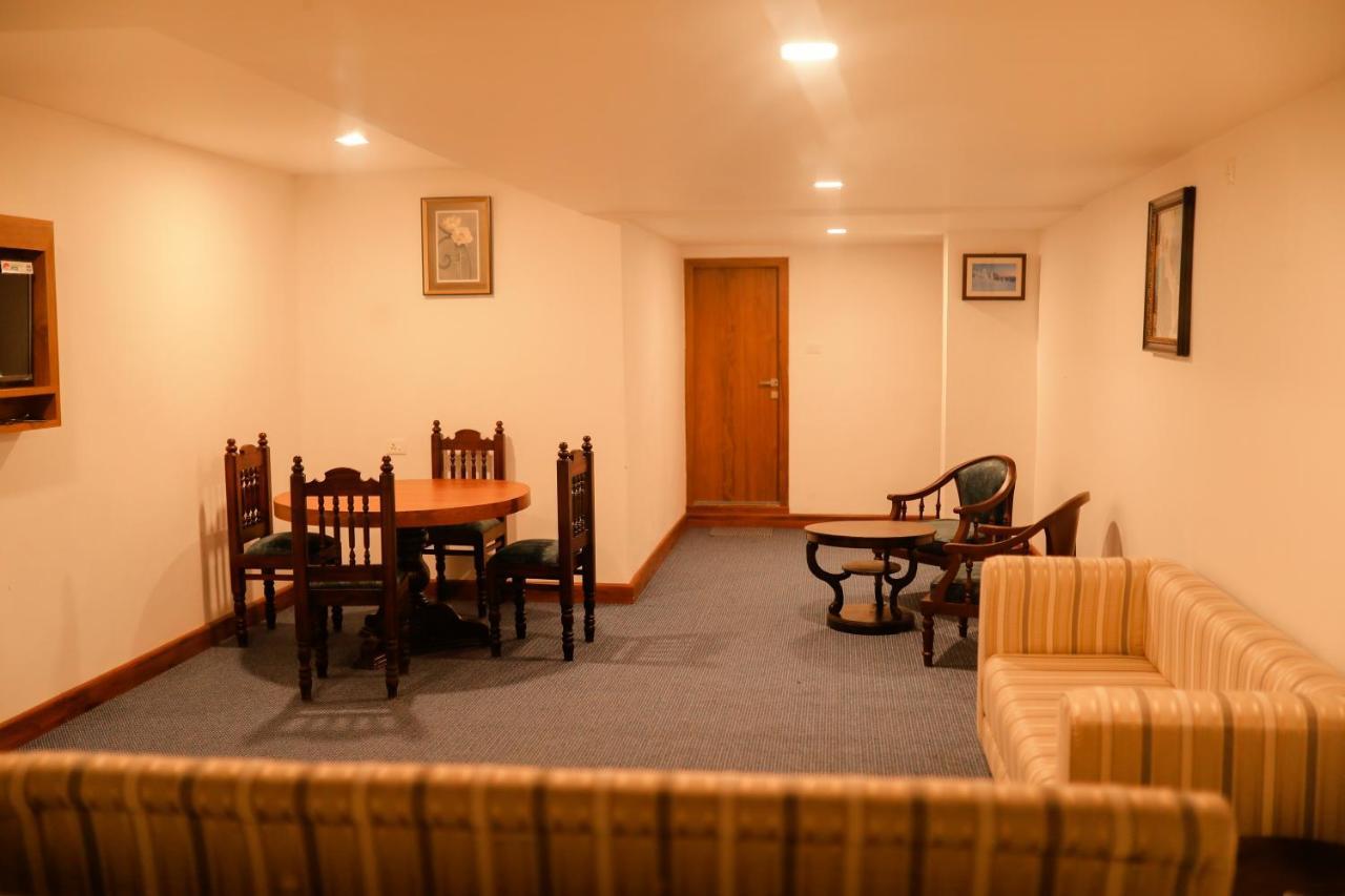 Mpsroyalsuites Perintalmanna Luaran gambar