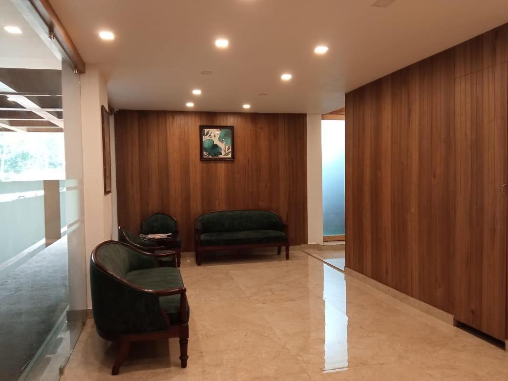 Mpsroyalsuites Perintalmanna Luaran gambar