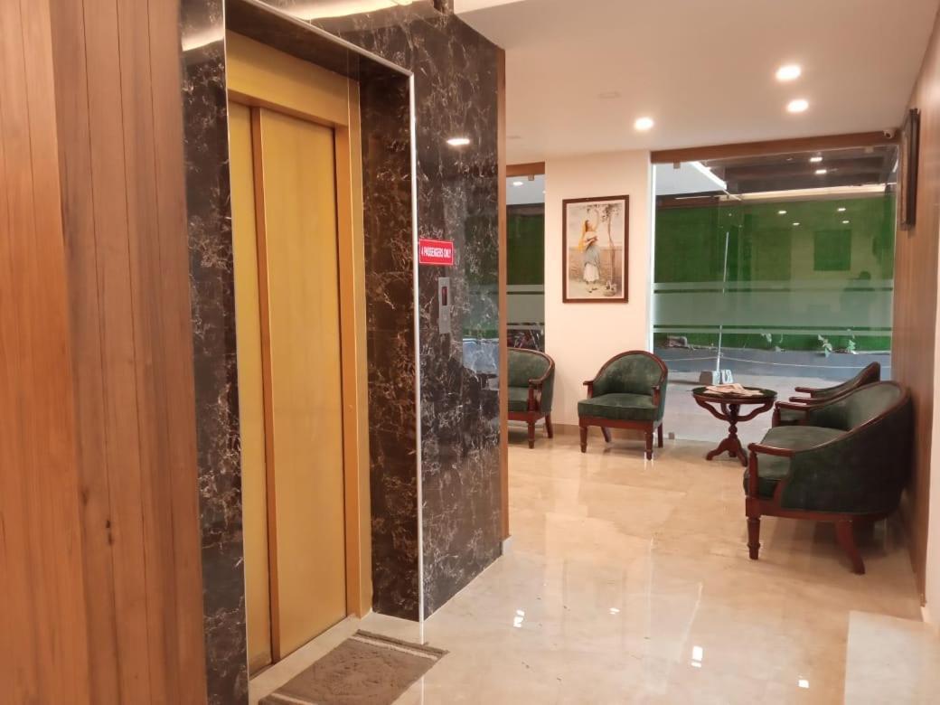 Mpsroyalsuites Perintalmanna Luaran gambar