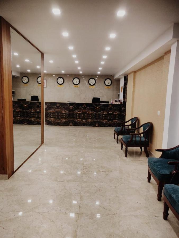 Mpsroyalsuites Perintalmanna Luaran gambar